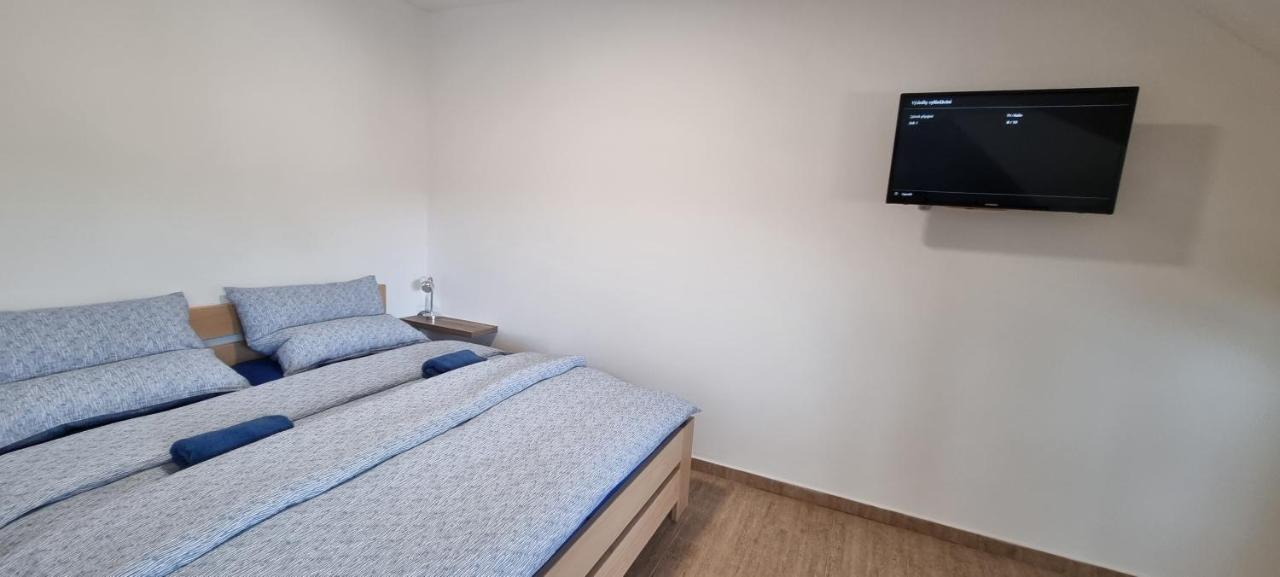 Adieu 2 Apartment *